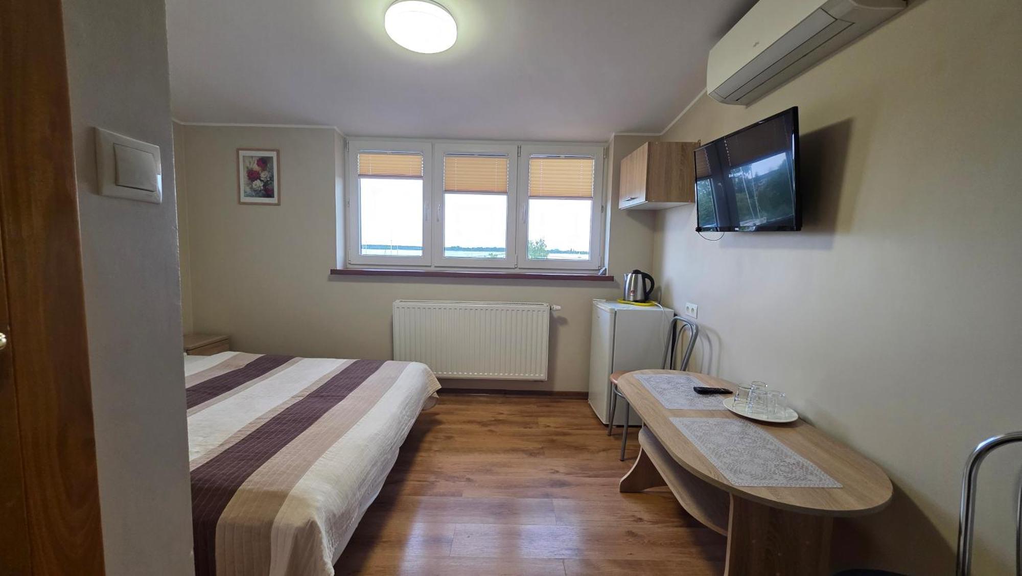 Nad Zalewem 500-163-489 Hotel Zegrze Poludniowe Екстериор снимка